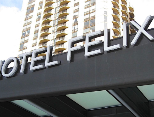 hotel felix signage