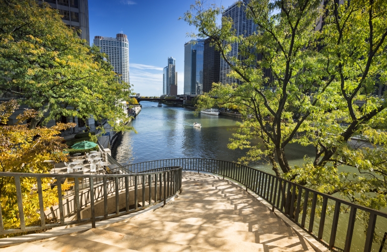 Walkway path down to the Chicago River walk, Illinois, USA